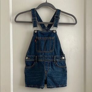 Kids Levi’s Shortall Adjustable Denim Overalls Shorts Medium Wash Size 5 / 6